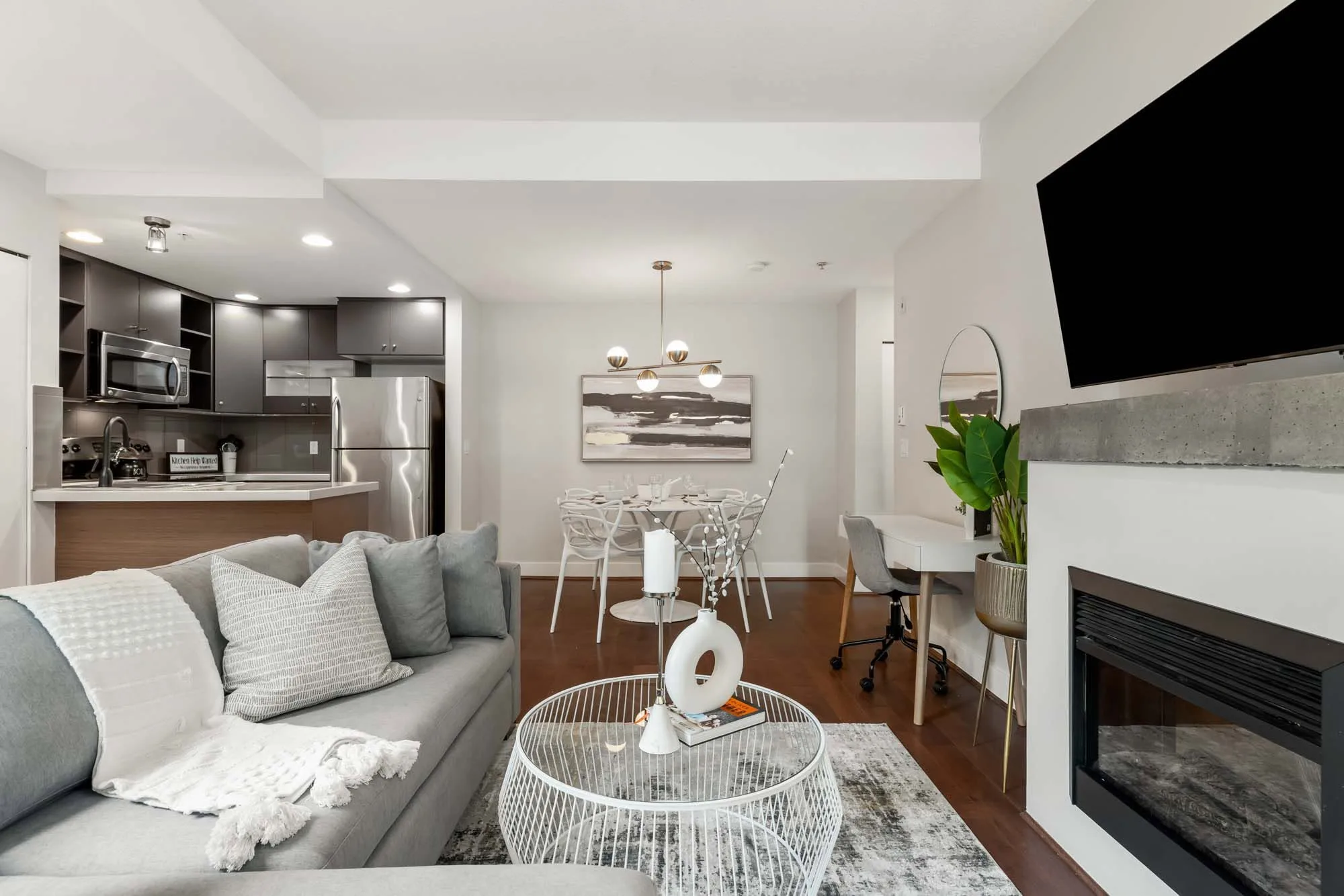 1 Bedroom Fully Furnished Executive Suite with Full Gym, Patio, courtyard